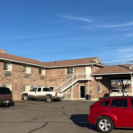 Ameri-Stay Inn & Suites Clearfield Exteriör bild