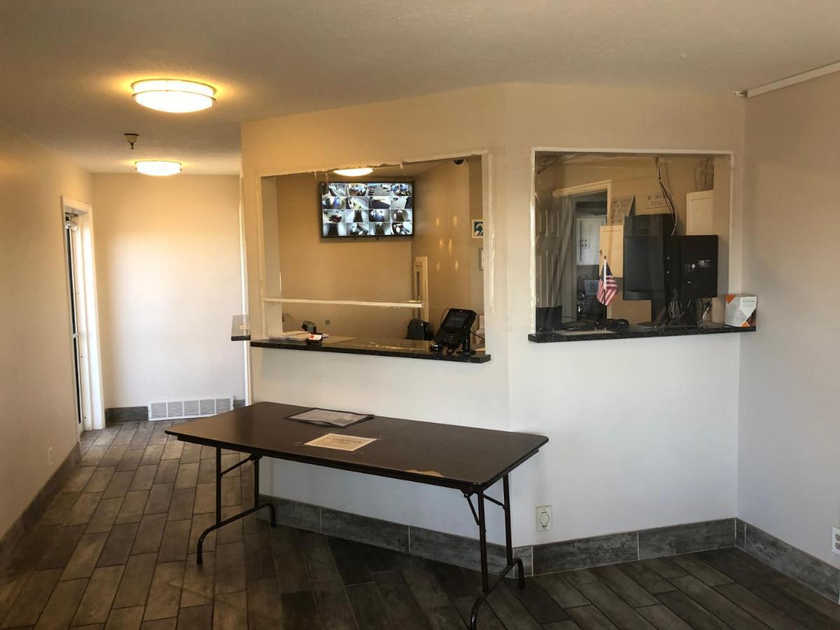 Ameri-Stay Inn & Suites Clearfield Exteriör bild