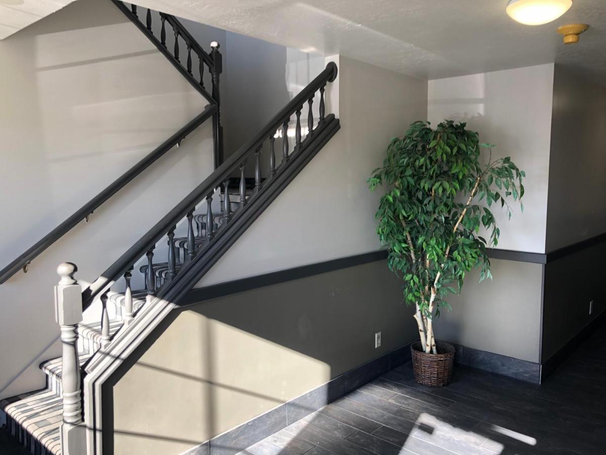 Ameri-Stay Inn & Suites Clearfield Exteriör bild