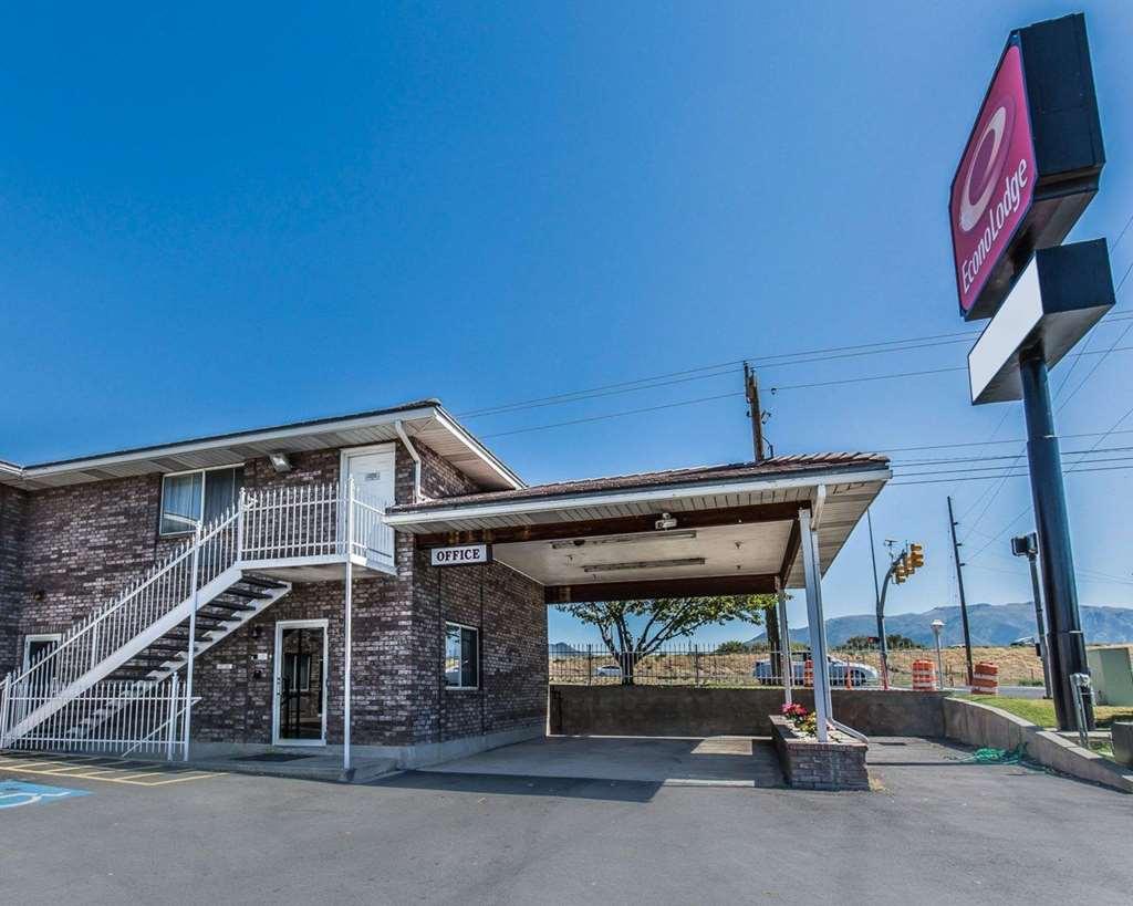 Ameri-Stay Inn & Suites Clearfield Exteriör bild
